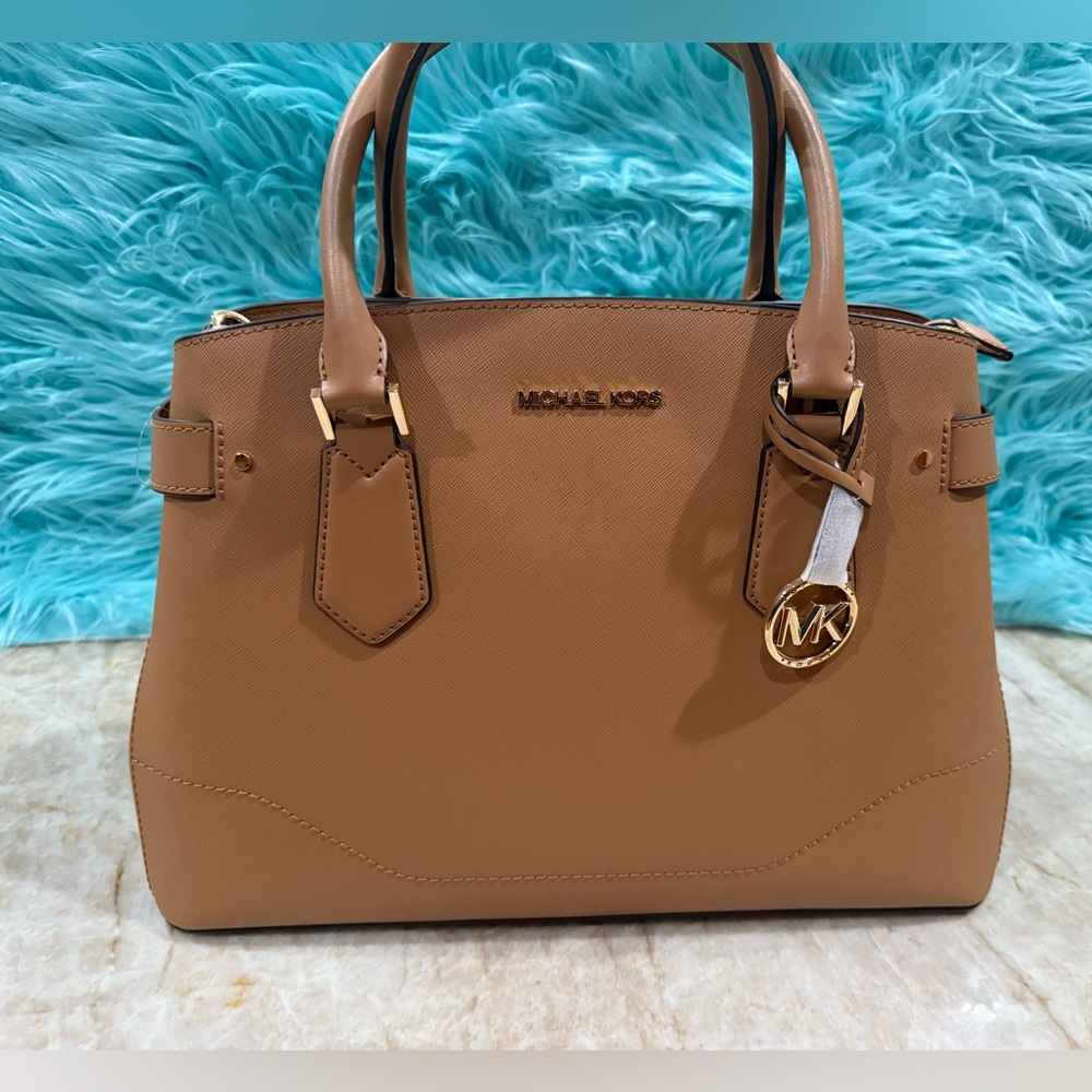 Michael Kors Lynn Leather Bag